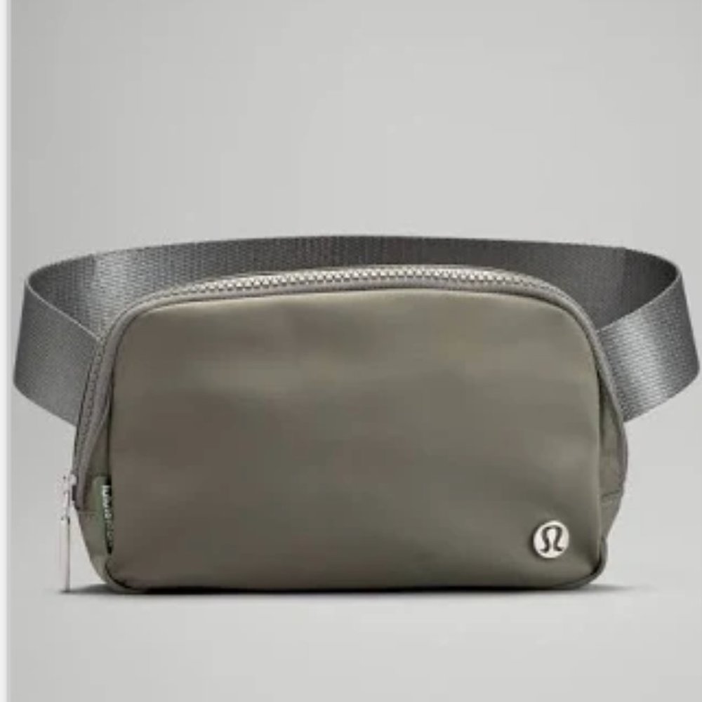 lululemon everywhere belt bag 1L in grey sage